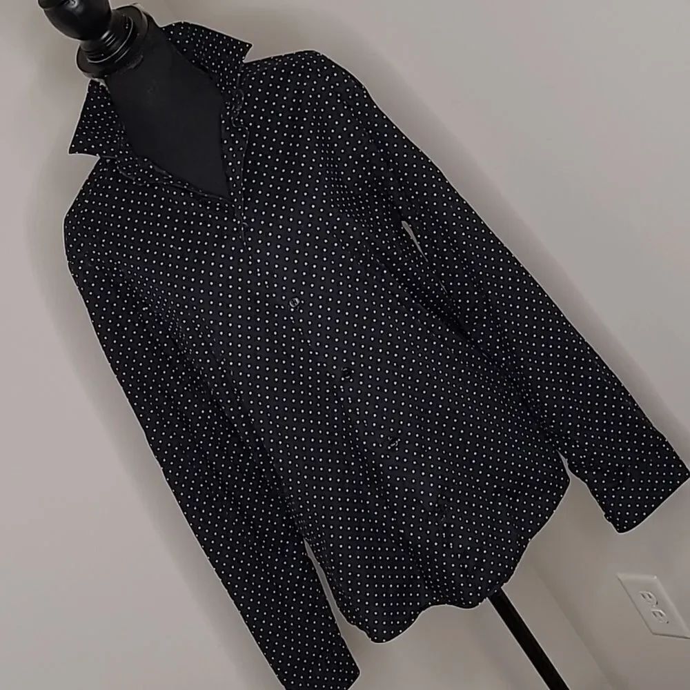 H&M sz M button front with collar